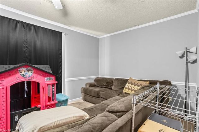 245 Olde Vineyard Court, Winston-salem, NC 27104