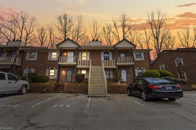 245 Olde Vineyard Court, Winston-salem, NC 27104