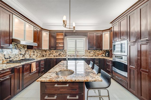 1 1 STREET 602, Guaynabo, PR 00969