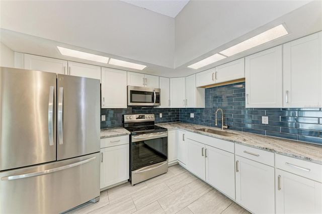 4110 39TH AVE W, Bradenton, FL 34205