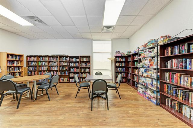 4110 39TH AVE W, Bradenton, FL 34205