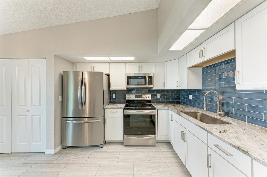Image 17 of property listing at 4110 39TH AVE W, Bradenton, FL 34205