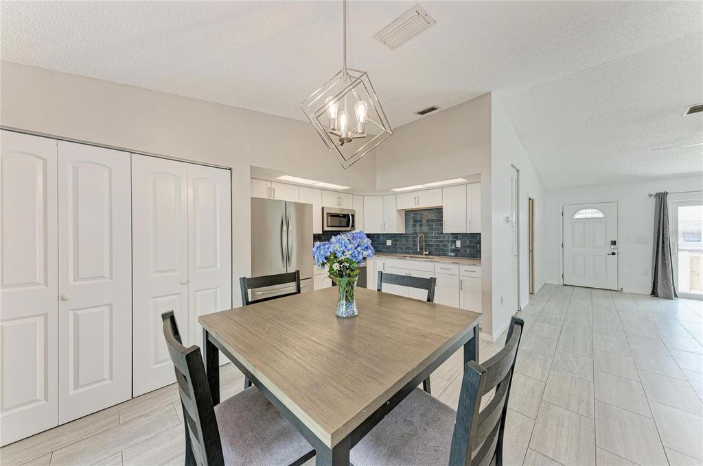 Image 19 of property listing at 4110 39TH AVE W, Bradenton, FL 34205
