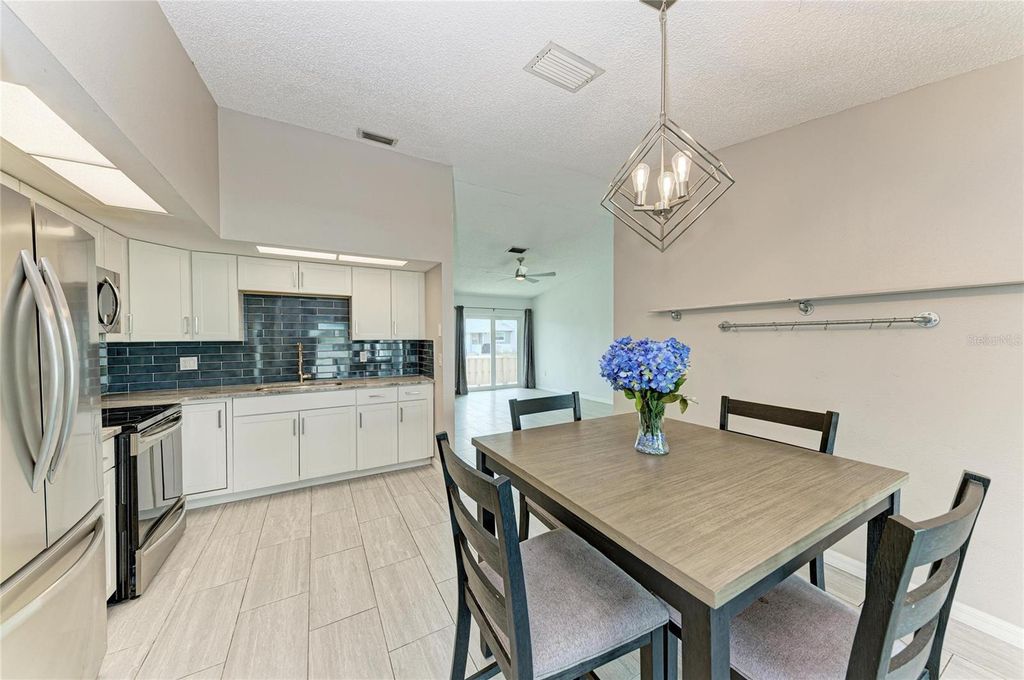 Image 20 of property listing at 4110 39TH AVE W, Bradenton, FL 34205