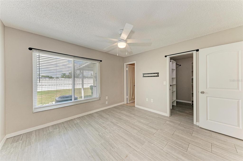 Image 23 of property listing at 4110 39TH AVE W, Bradenton, FL 34205