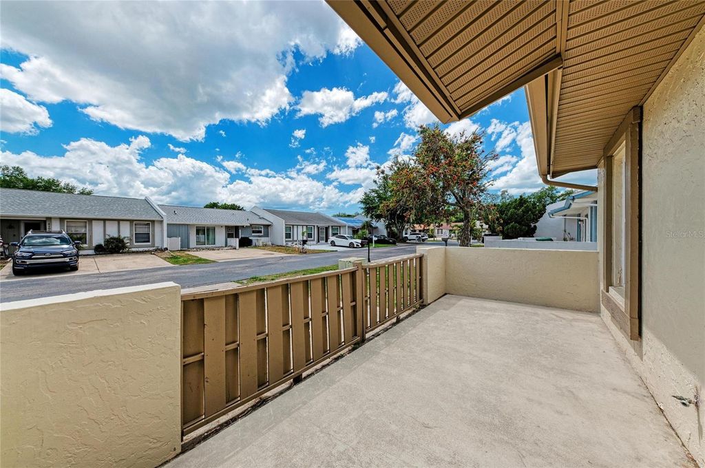 Image 7 of property listing at 4110 39TH AVE W, Bradenton, FL 34205