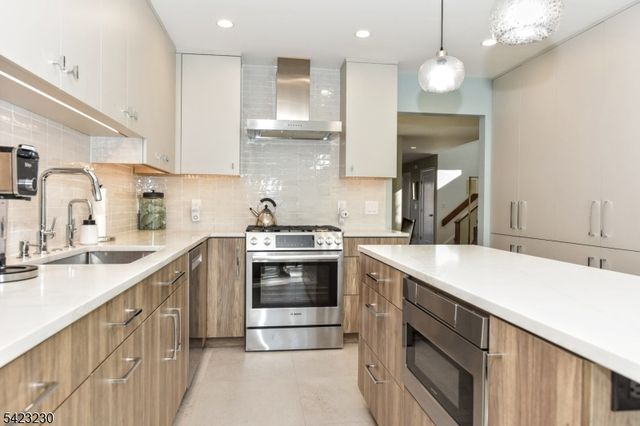42 Bellgrove Dr, Mahwah Twp., NJ 07430