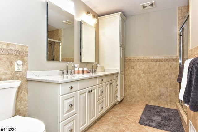 42 Bellgrove Dr, Mahwah Twp., NJ 07430