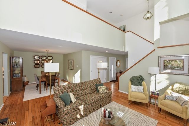 42 Bellgrove Dr, Mahwah Twp., NJ 07430