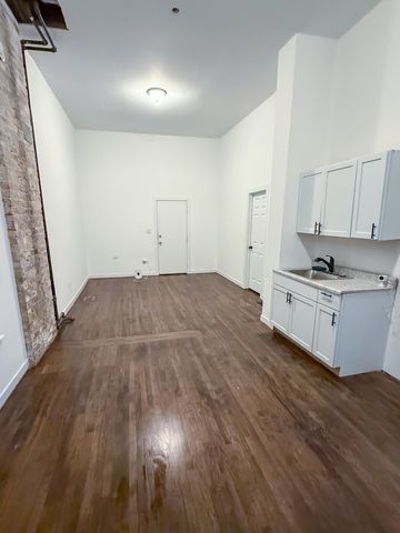 8714 S Commercial Avenue, Chicago, IL 60617