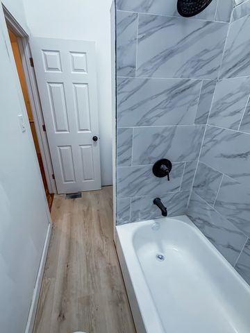 8714 S Commercial Avenue, Chicago, IL 60617