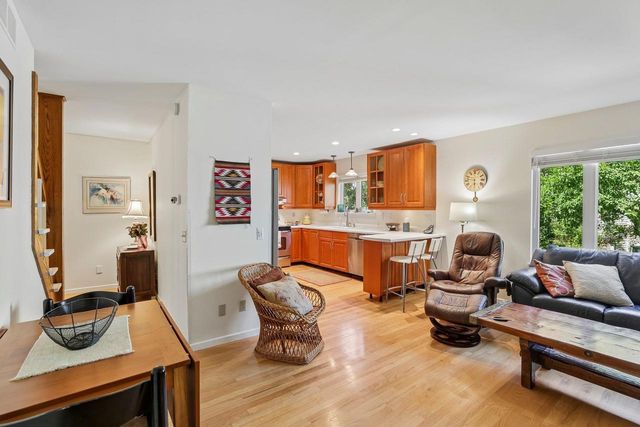 2 Oak Creek Trail, Madison, WI 53717