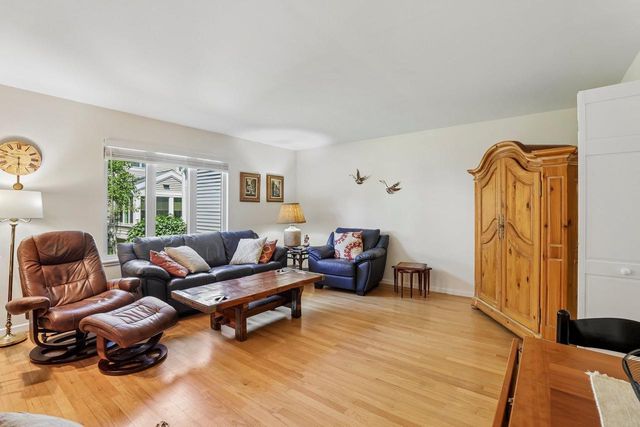 2 Oak Creek Trail, Madison, WI 53717