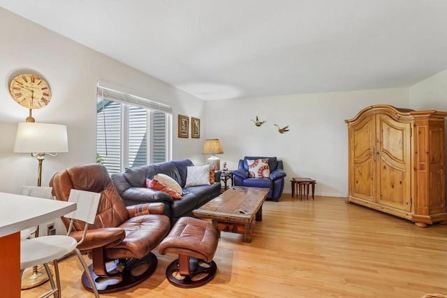 2 Oak Creek Trail, Madison, WI 53717