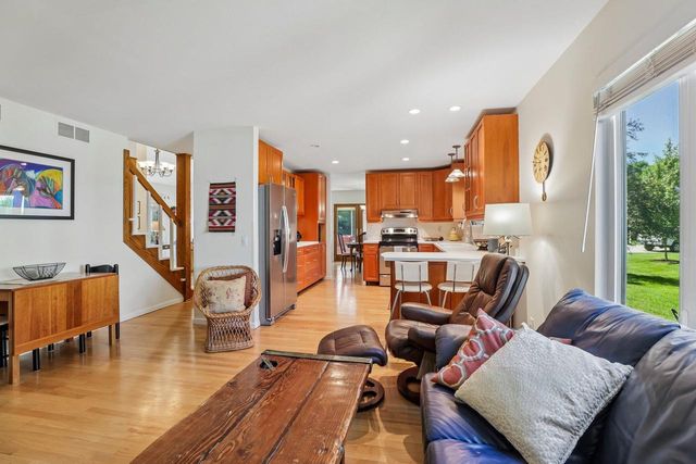 2 Oak Creek Trail, Madison, WI 53717