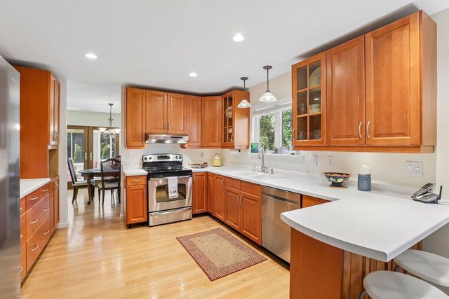 2 Oak Creek Trail, Madison, WI 53717