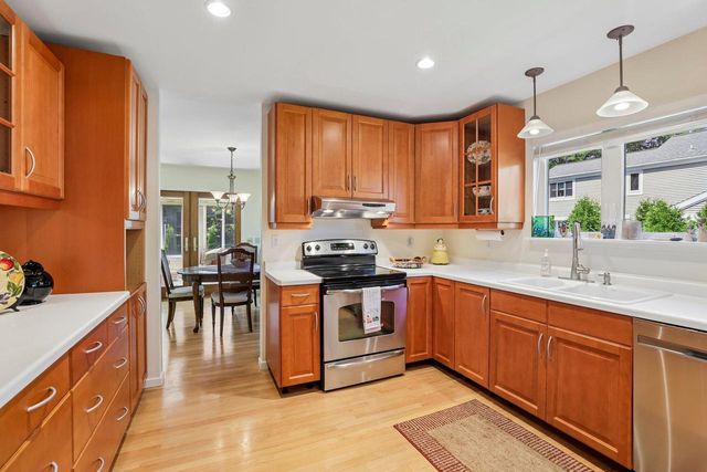 2 Oak Creek Trail, Madison, WI 53717