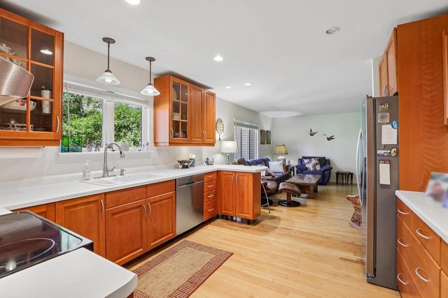 2 Oak Creek Trail, Madison, WI 53717