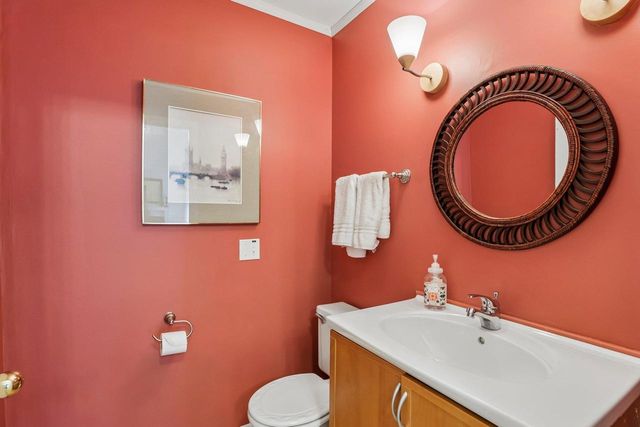2 Oak Creek Trail, Madison, WI 53717