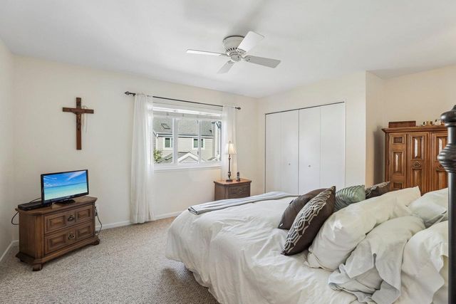 2 Oak Creek Trail, Madison, WI 53717