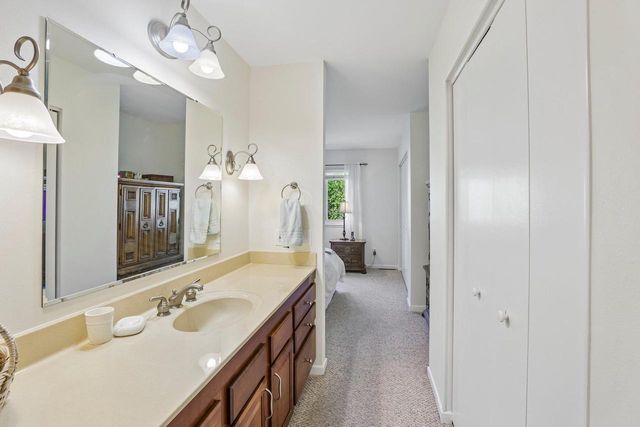 2 Oak Creek Trail, Madison, WI 53717