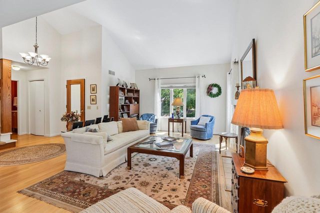 2 Oak Creek Trail, Madison, WI 53717