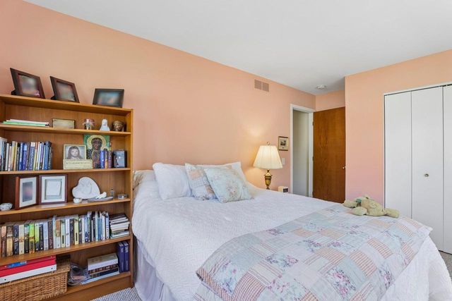 2 Oak Creek Trail, Madison, WI 53717