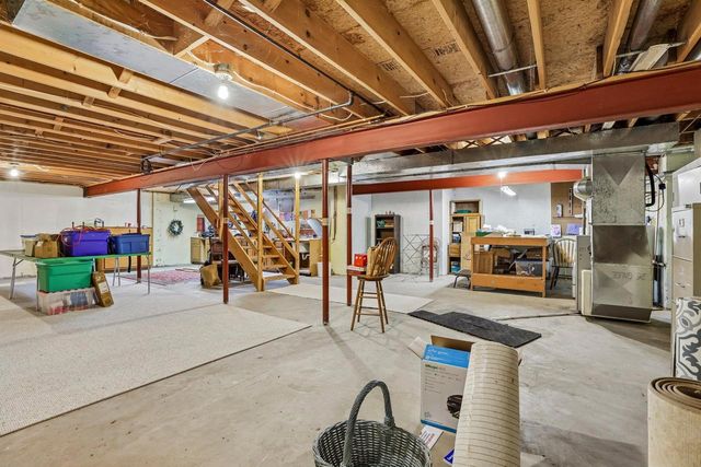 2 Oak Creek Trail, Madison, WI 53717
