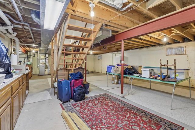 2 Oak Creek Trail, Madison, WI 53717