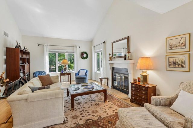 2 Oak Creek Trail, Madison, WI 53717