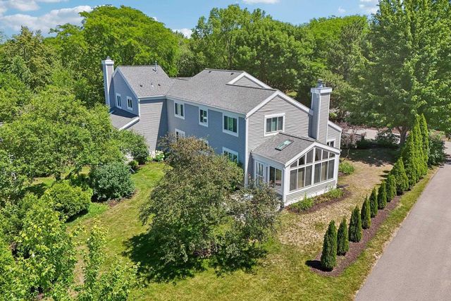 2 Oak Creek Trail, Madison, WI 53717