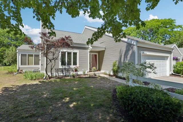 2 Oak Creek Trail, Madison, WI 53717
