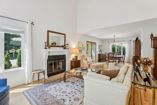 2 Oak Creek Trail, Madison, WI 53717