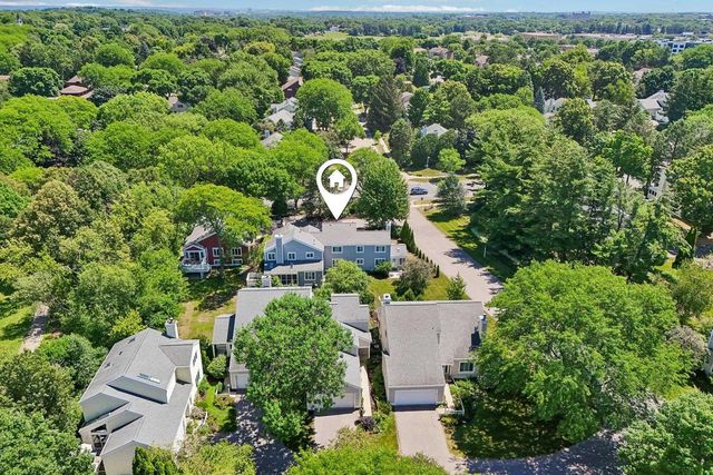 2 Oak Creek Trail, Madison, WI 53717