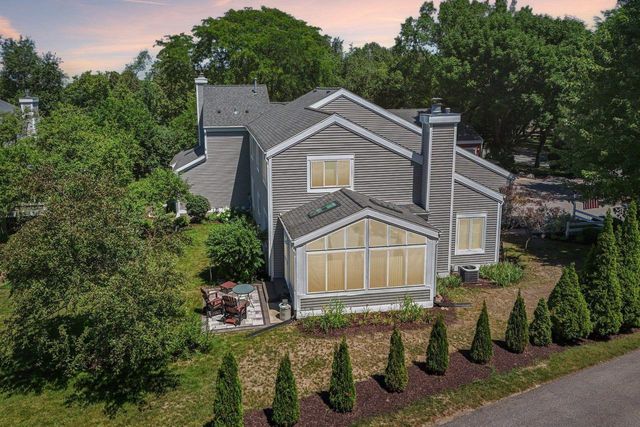 2 Oak Creek Trail, Madison, WI 53717
