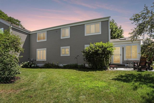 2 Oak Creek Trail, Madison, WI 53717