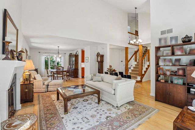 2 Oak Creek Trail, Madison, WI 53717