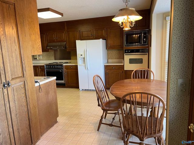 134 Fussy Hill Road, New Market, AL 35761