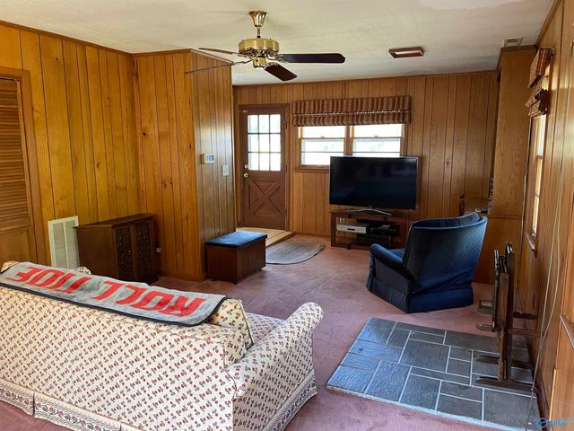 134 Fussy Hill Road, New Market, AL 35761