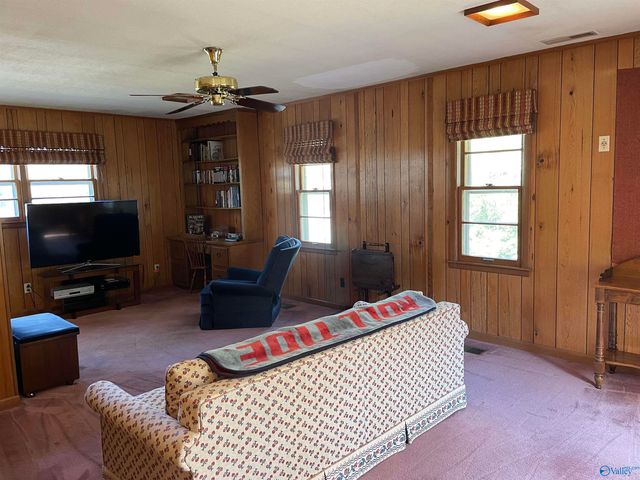 134 Fussy Hill Road, New Market, AL 35761