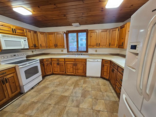 118 Meadow Street, Winchester, CT 06098