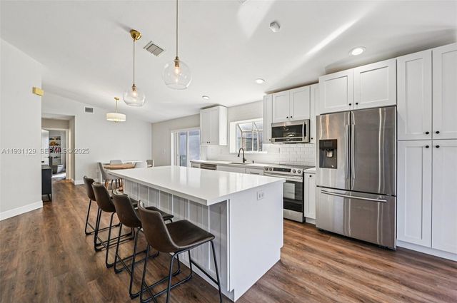 1356 NW 192nd Ave, Pembroke Pines, FL 33029