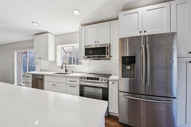 1356 NW 192nd Ave, Pembroke Pines, FL 33029