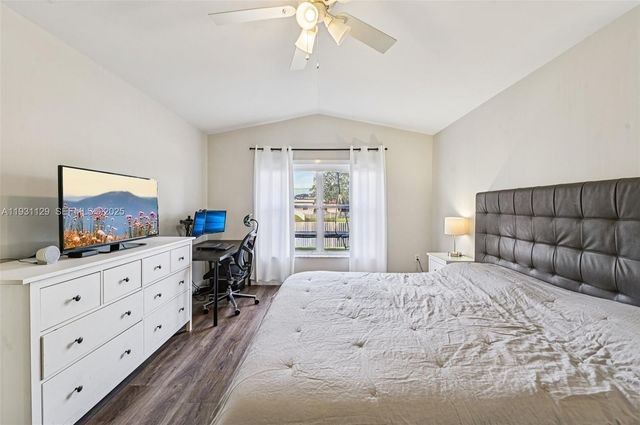 1356 NW 192nd Ave, Pembroke Pines, FL 33029