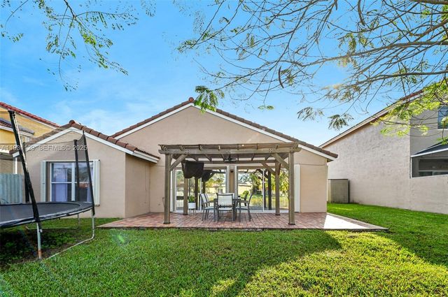 1356 NW 192nd Ave, Pembroke Pines, FL 33029