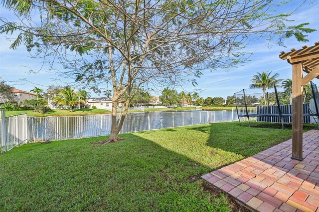 1356 NW 192nd Ave, Pembroke Pines, FL 33029