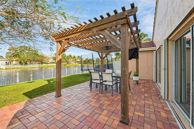1356 NW 192nd Ave, Pembroke Pines, FL 33029