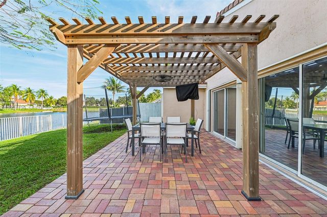 1356 NW 192nd Ave, Pembroke Pines, FL 33029