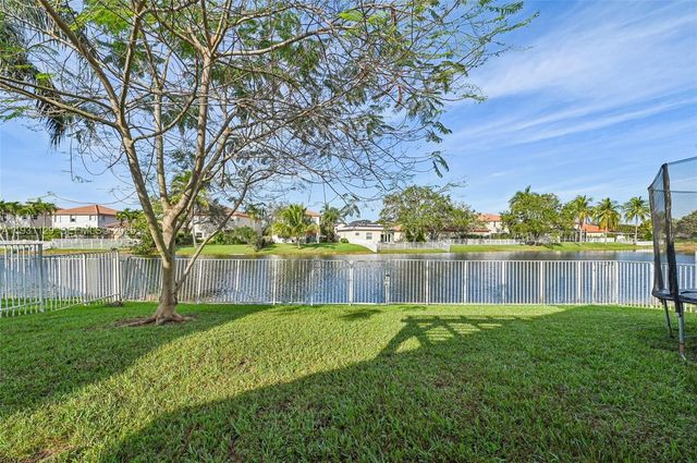 1356 NW 192nd Ave, Pembroke Pines, FL 33029