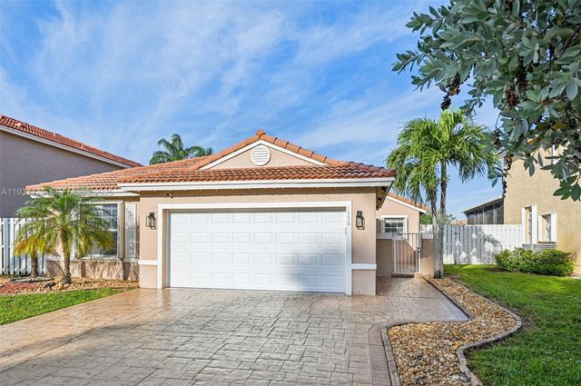 1356 NW 192nd Ave, Pembroke Pines, FL 33029